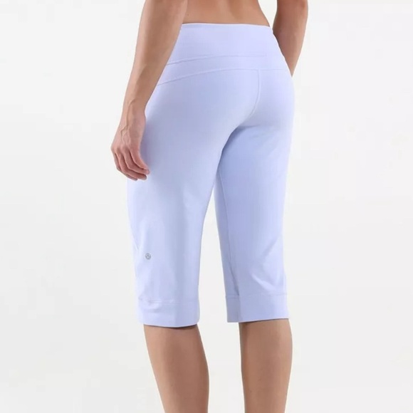 Lululemon Clam Digger II Relaxed Fit Crop Pants Light Lavender Size 8 - Picture 3 of 13